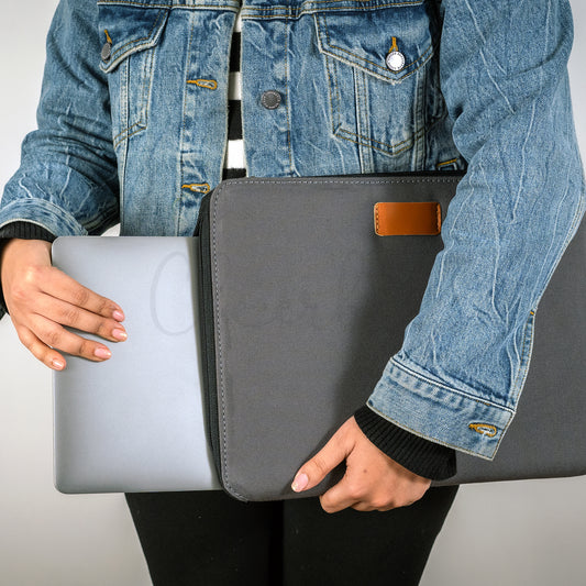 Urbanshield - Vegan leather laptop sleeve
