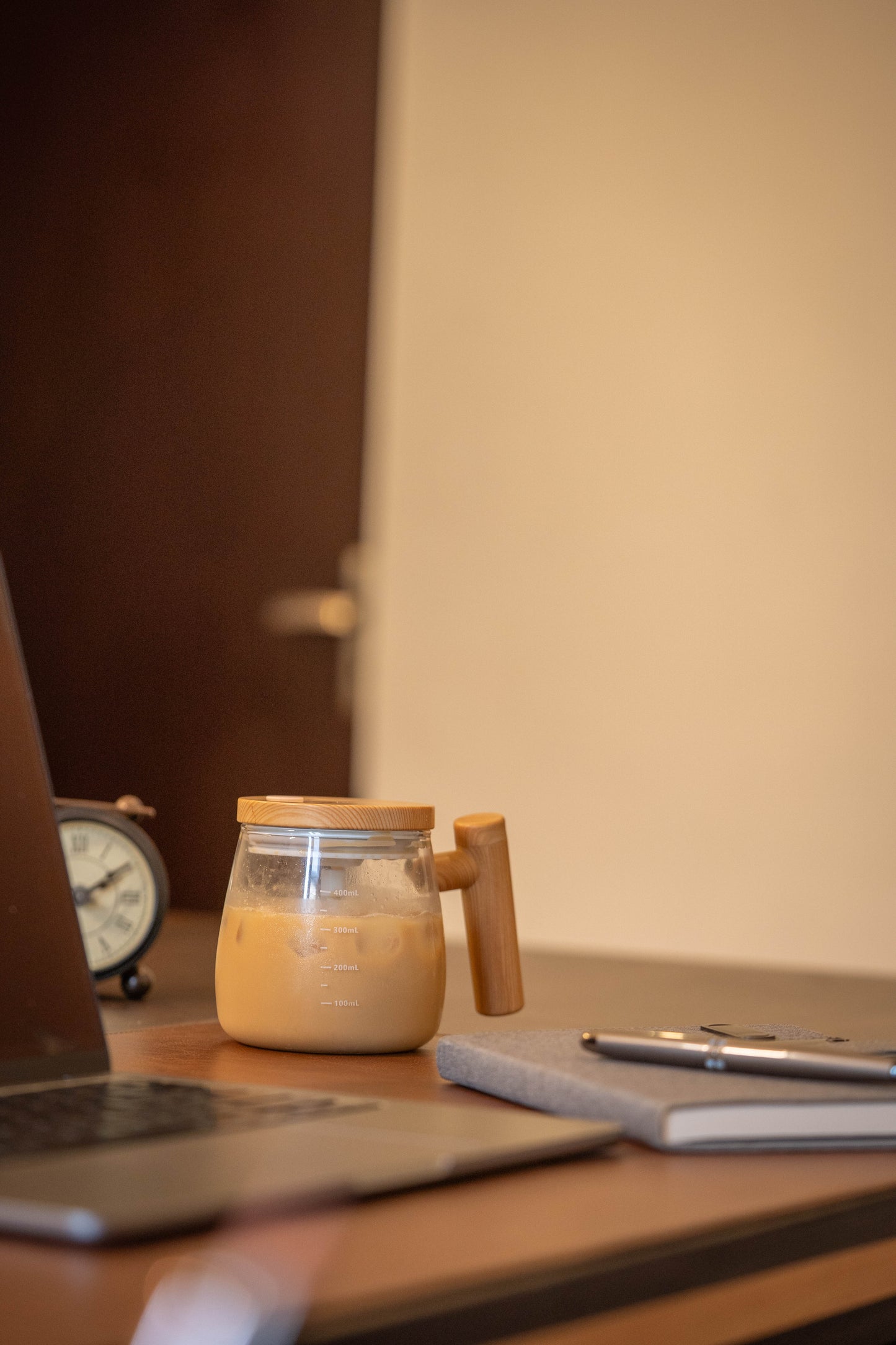 Stirrer - Self Stirring mug